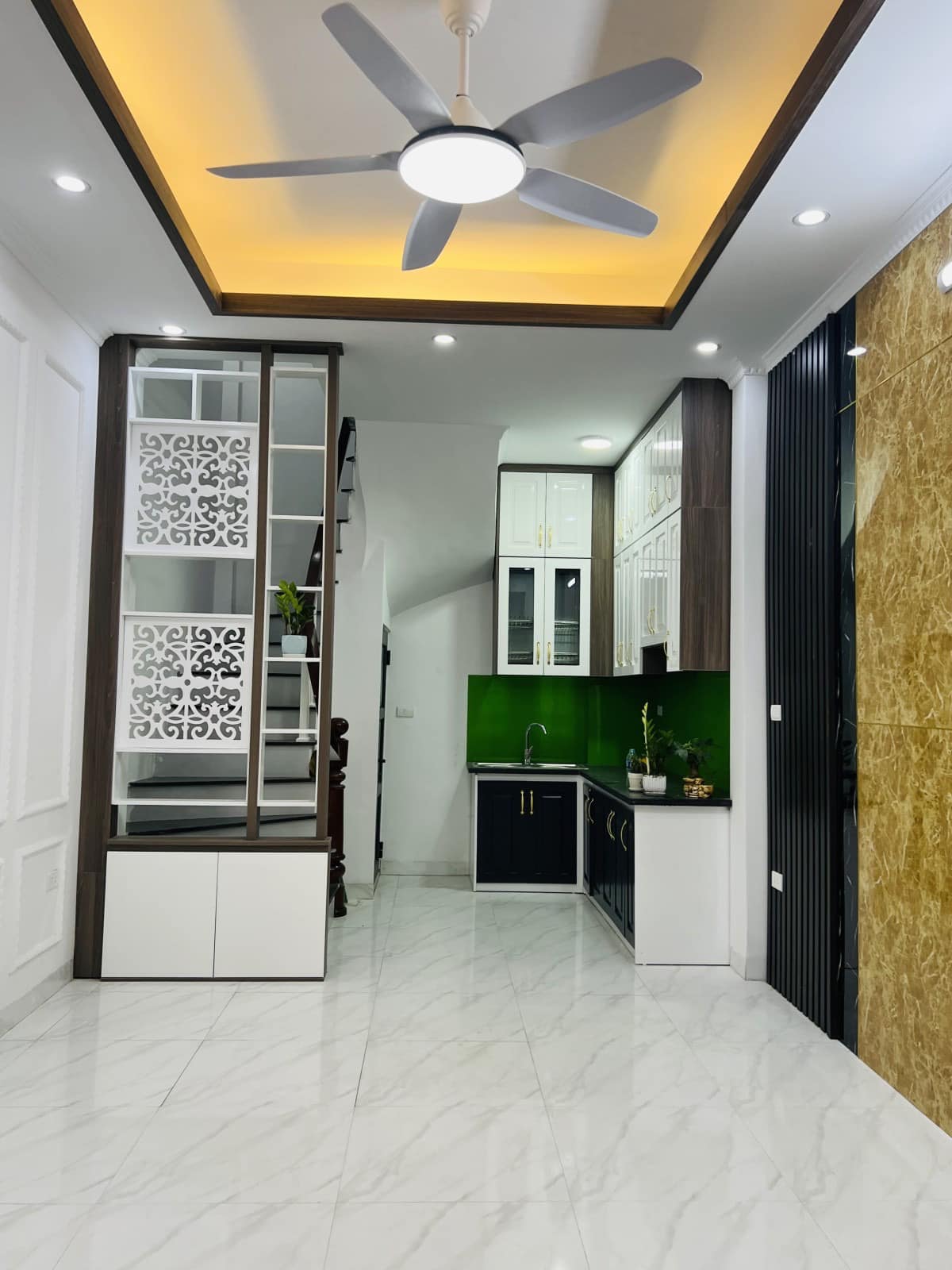 Ngõ SH quay đầu, dài chỉ khoảng 40m, mới ở ngay, Tôn Đức Thắng, Đống Đa